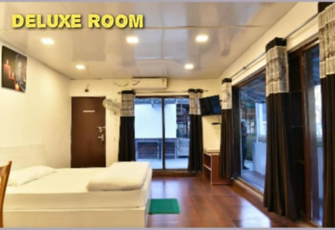 Riverside Resort 兰斯顿 外观 照片