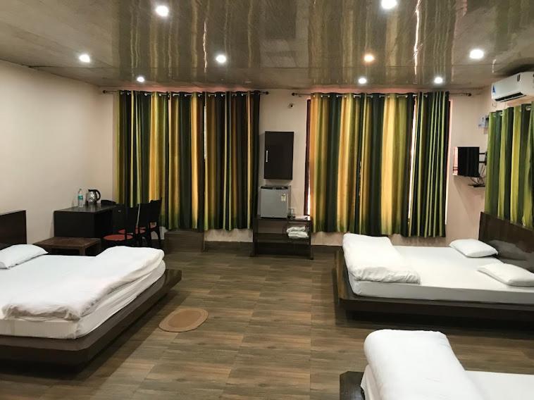 Riverside Resort 兰斯顿 外观 照片