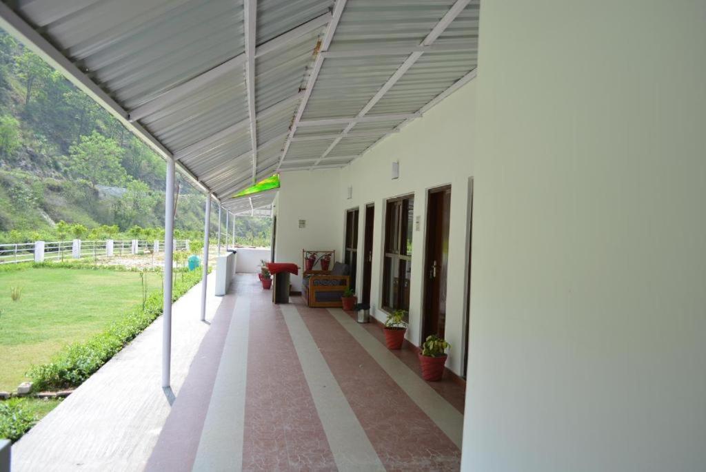 Riverside Resort 兰斯顿 外观 照片