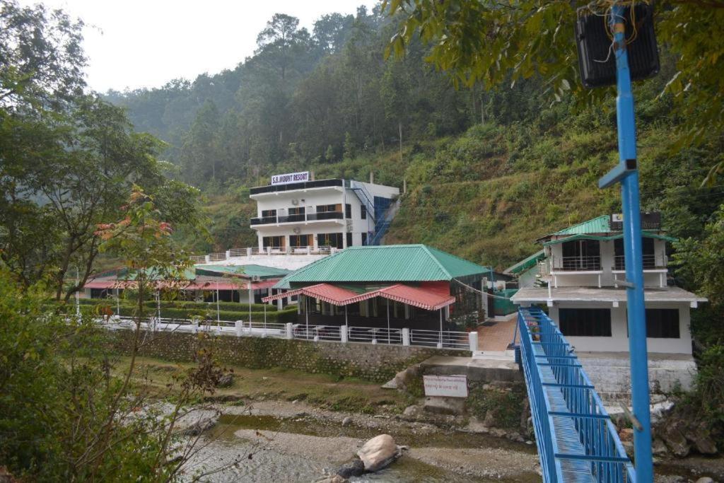Riverside Resort 兰斯顿 外观 照片