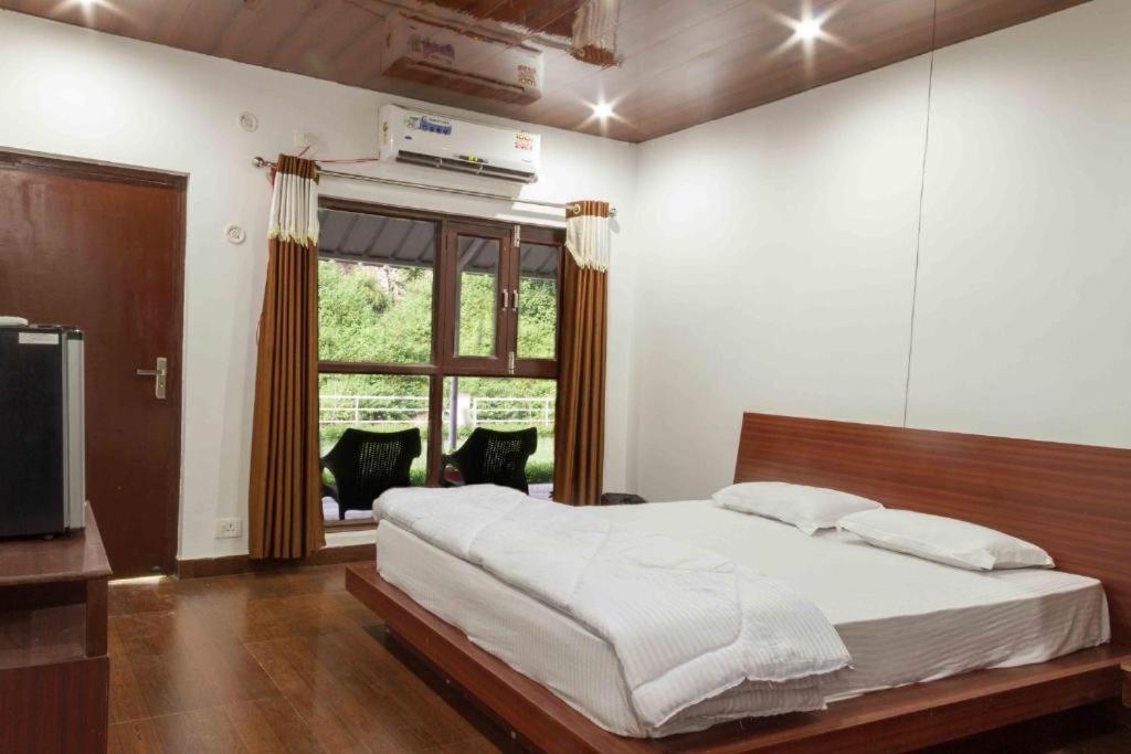 Riverside Resort 兰斯顿 外观 照片