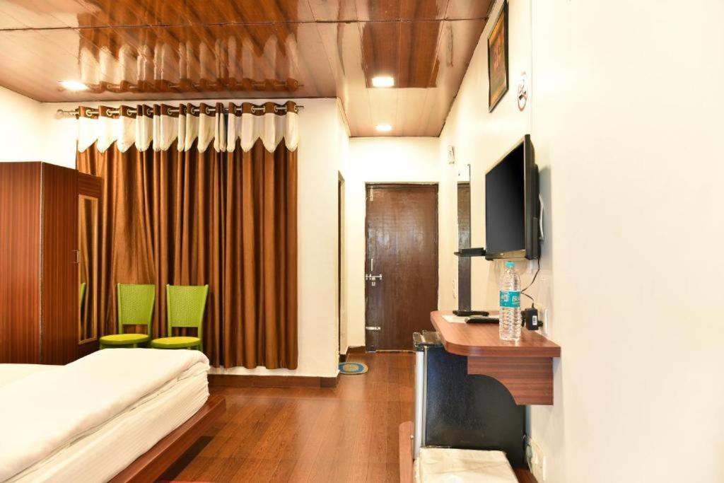 Riverside Resort 兰斯顿 外观 照片