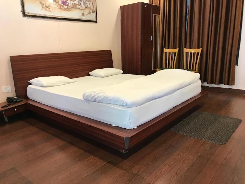 Riverside Resort 兰斯顿 外观 照片