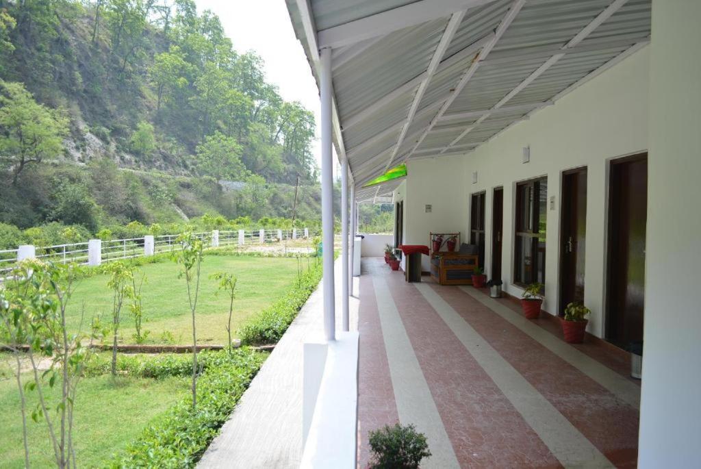 Riverside Resort 兰斯顿 外观 照片