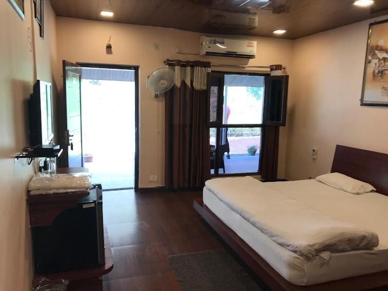 Riverside Resort 兰斯顿 外观 照片
