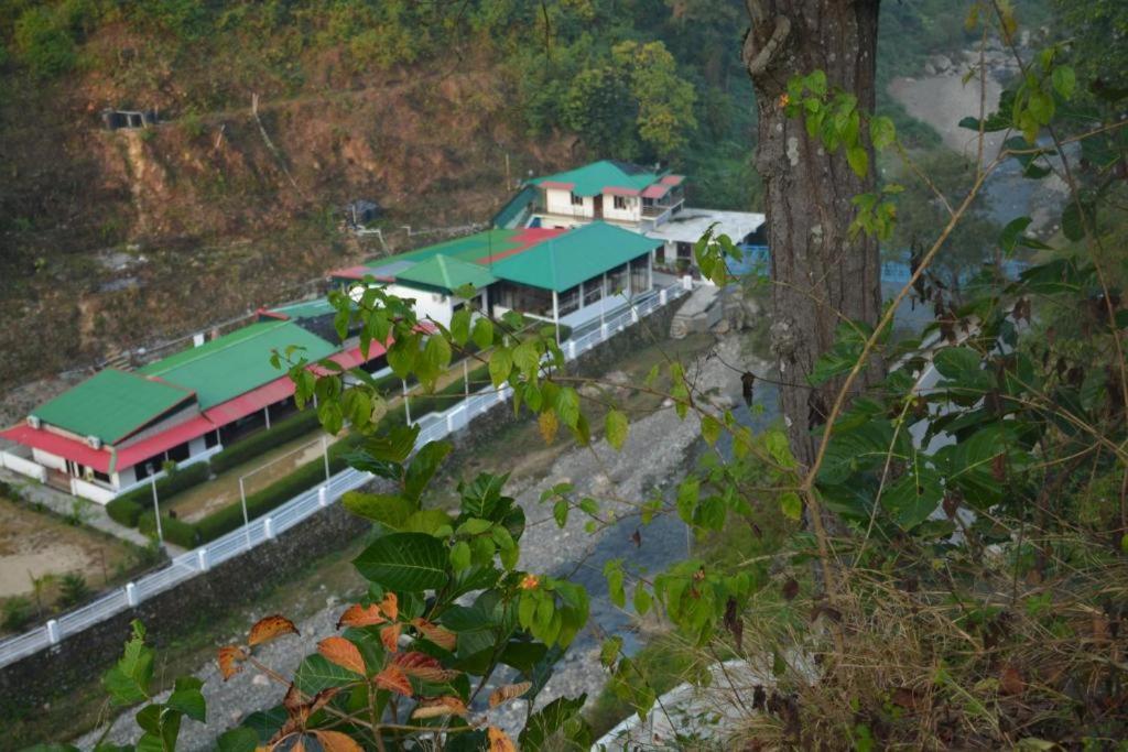 Riverside Resort 兰斯顿 外观 照片